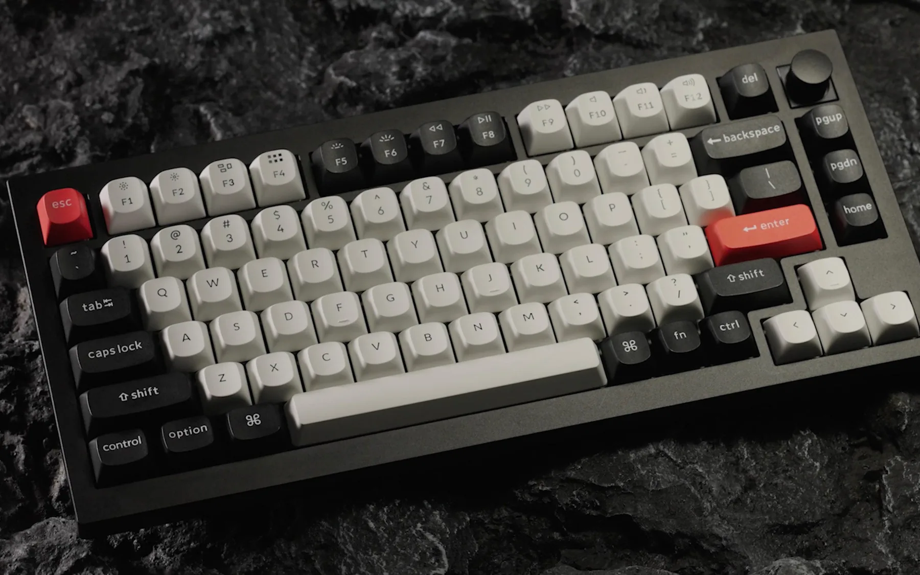 Knob, keycaps and the edge of the metal body